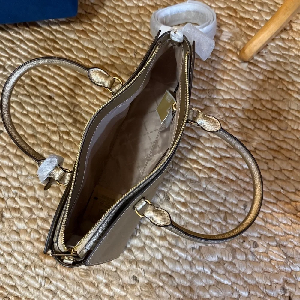 NWT Micheal Kors Medium Satchel